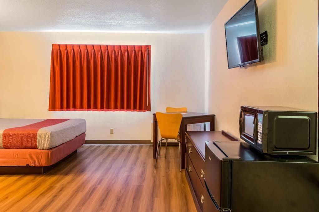 Motel 6 Gresham, Or - Portland Dış mekan fotoğraf